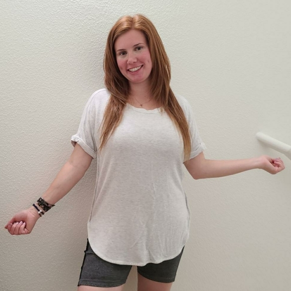 Matty M Comfortable Light Gray Top - Picture 4 of 10